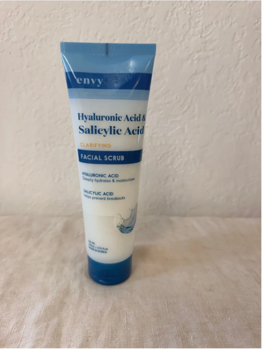 NWT Envy Hyaluronic Acid & Salicylic Acid Clarifying Facial Scrub